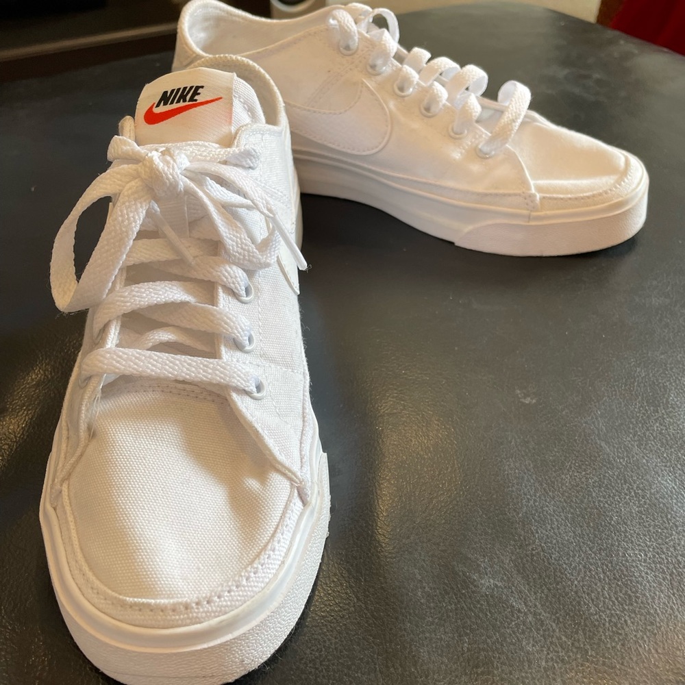 Nike Court Legacy GENTLY WORN